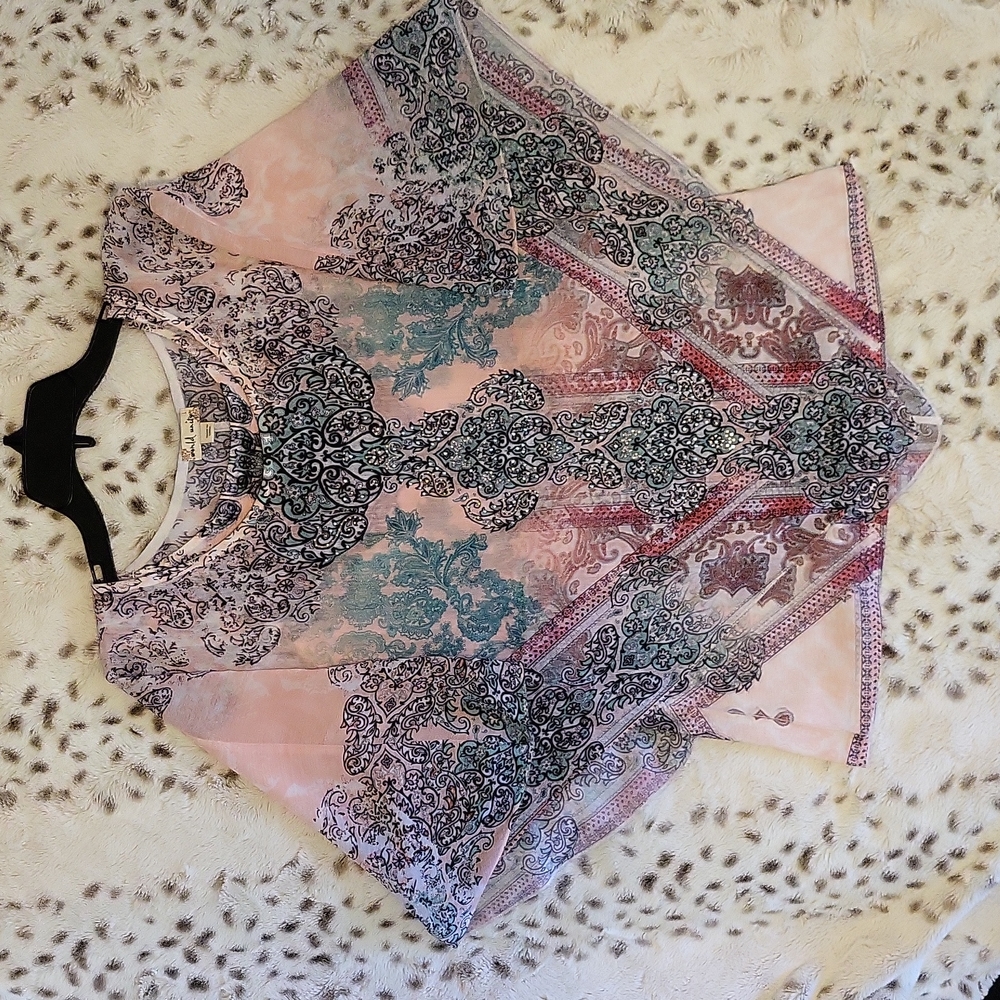 World Unity L ~ Sleeveless Shell under a Batwing style Overlay, Unique!